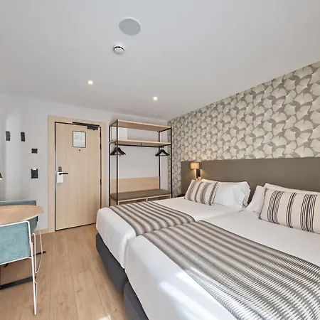 Catalonia Park Gueell Hotel Barcelona Room photo