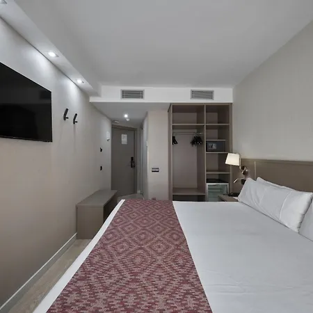 Catalonia Park Gueell Hotel Barcelona Room photo